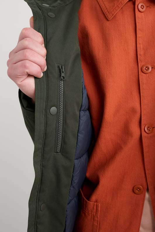 los hombres de la trasluchada collar de la capa impermeable
