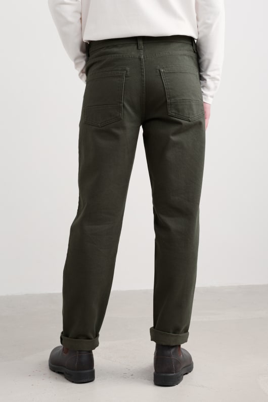 los hombres de la tala de pierna recta pantalones