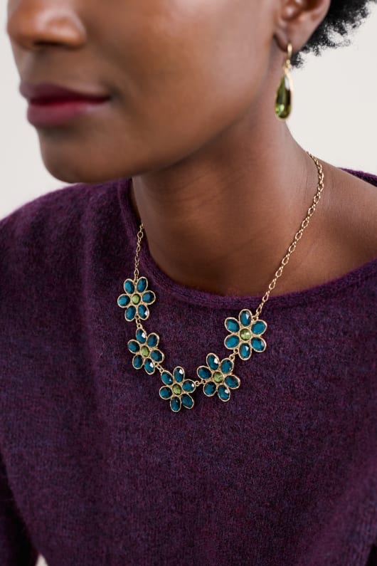 facetas de flores collar